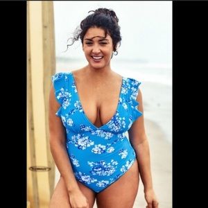 Cupshe royal elegance plus size one piece 2X